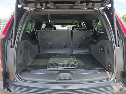 Used 2022 Cadillac Escalade ESV Premium Luxury AWD/4WD image 14