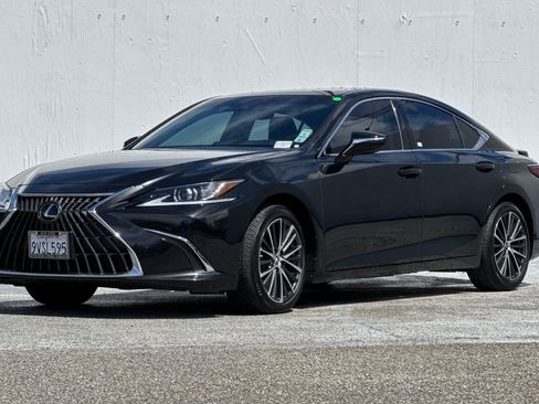 Used 2024 Lexus ES 300h w/ Premium Package FWD image 7