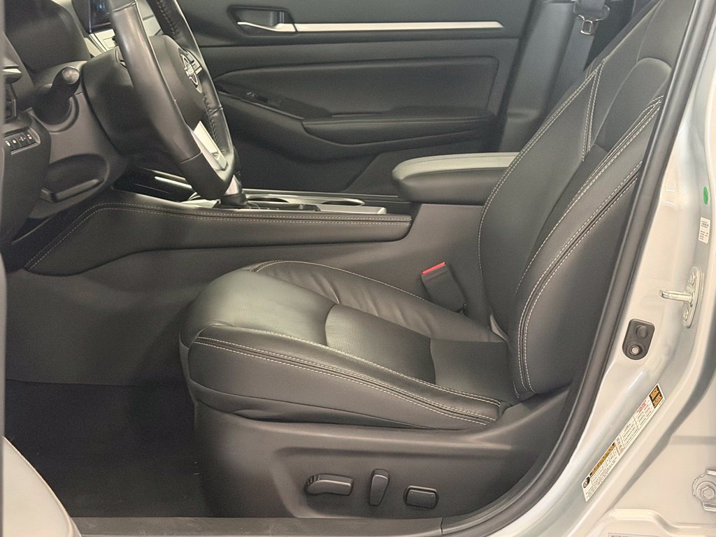 Used 2024 Nissan Altima 2.5 SL FWD image 12