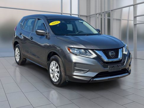 Used 2019 Nissan Rogue S AWD/4WD image 2