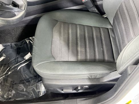 Used 2019 Ford Fusion SE FWD image 19