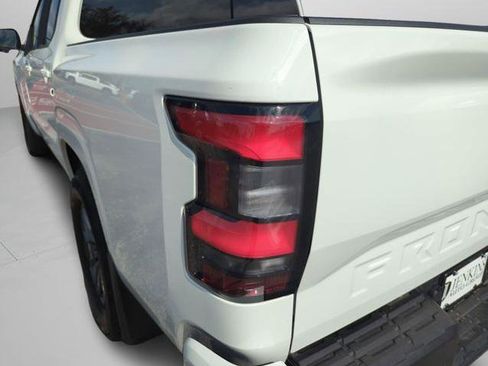 Certified 2025 Nissan Frontier SV w/ SV Convenience Package RWD image 18