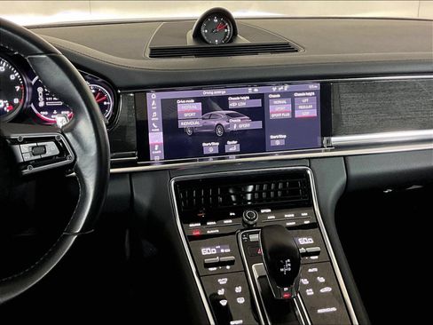 Certified 2021 Porsche Panamera image 13
