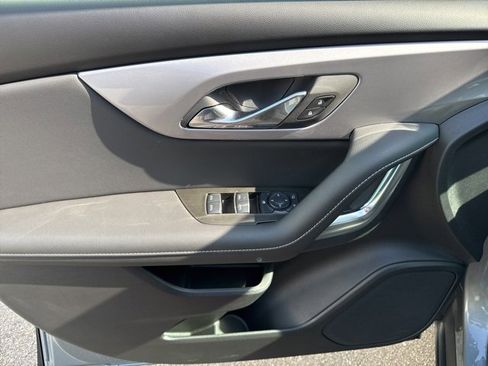 New 2025 Chevrolet Blazer LT w/ Midnight/Sport Edition image 8