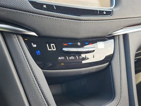 New 2026 Cadillac XT5 Premium Luxury w/ Driver Assist Package AWD/4WD image 17