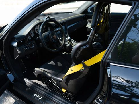 Used 2018 Porsche 911 GT3 RWD image 11