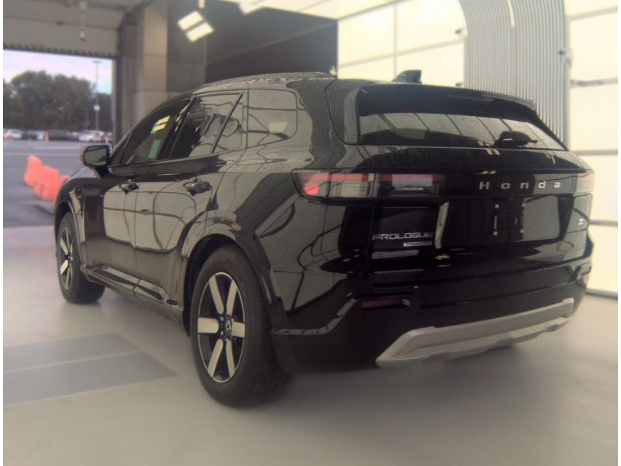 Used 2025 Honda Prologue Touring image 2