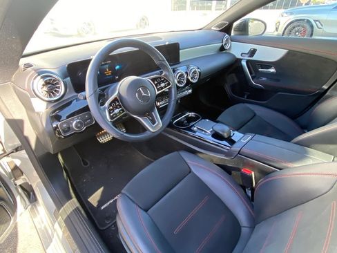 Used 2023 Mercedes-Benz CLA 250 4MATIC image 9