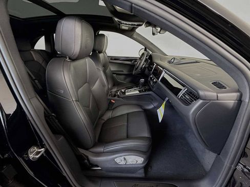 New 2026 Porsche Macan Turbo image 21