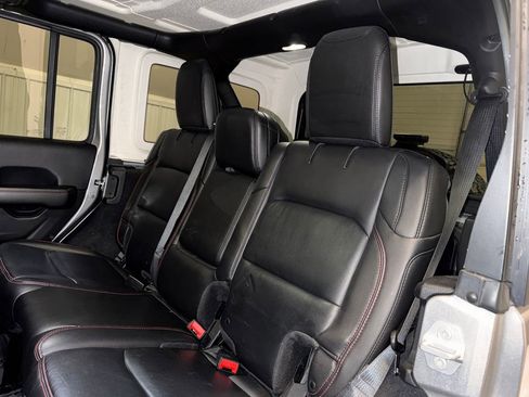 Used 2018 Jeep Wrangler Unlimited Rubicon AWD/4WD image 18