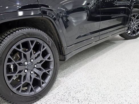 Used 2023 Jeep Grand Cherokee L Summit w/ High Altitude Package image 12