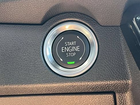 Used 2026 Chevrolet Traverse LT FWD image 29
