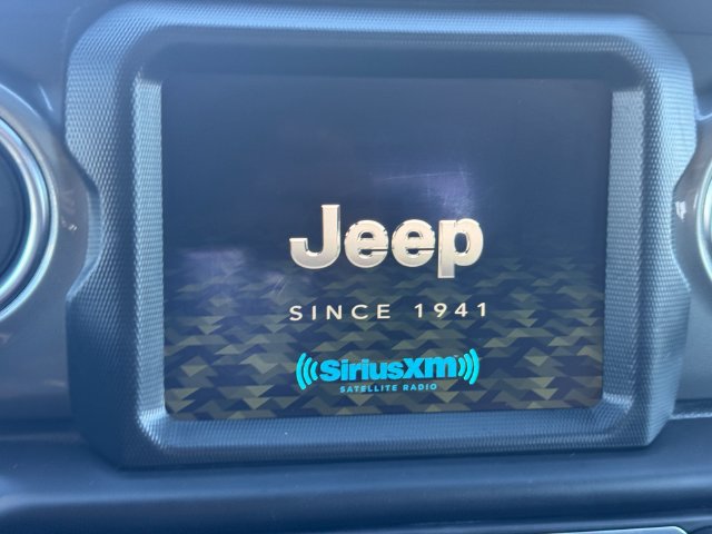 Certified 2023 Jeep Gladiator Overland AWD/4WD image 27