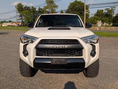 Used 2020 Toyota 4Runner Venture w/ Moonroof Package AWD/4WD image 2