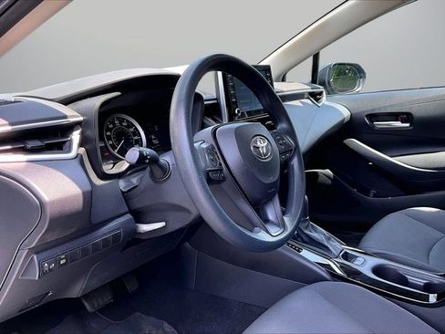 Used 2021 Toyota Corolla LE w/ LE Convenience Package FWD image 18