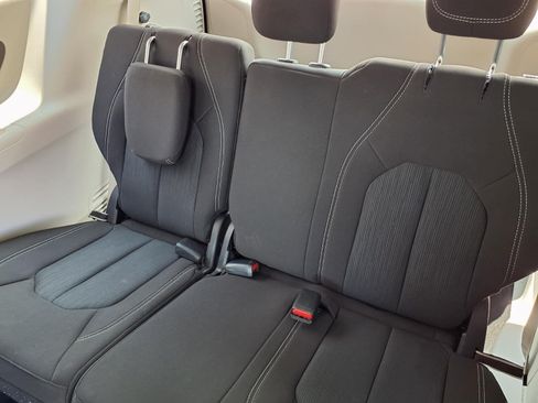 Certified 2023 Chrysler Voyager LX FWD image 8
