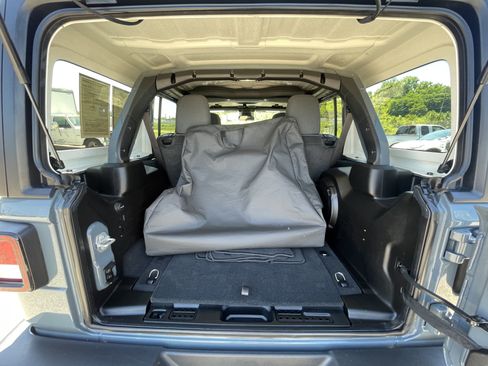 Used 2024 Jeep Wrangler Unlimited Sport AWD/4WD image 24