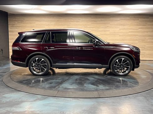 Used 2024 Lincoln Aviator Reserve w/ Equipment Group 201A image 11