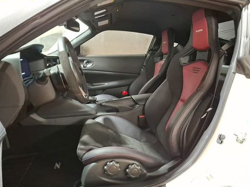 Used 2025 Nissan Z NISMO w/ Floor Mat Package image 11
