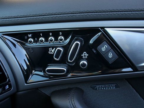 Used 2016 Jaguar F-TYPE Convertible image 41