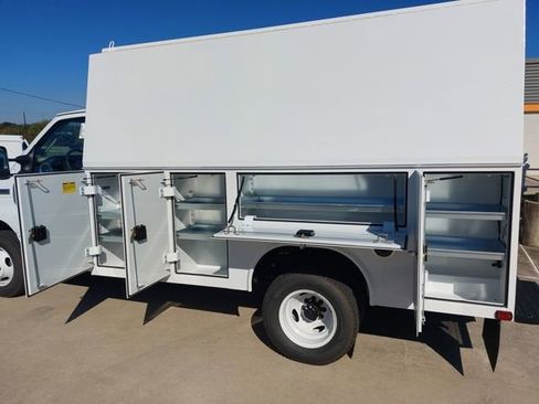 New 2026 Ford E-350 and Econoline 350 Super Duty w/ Power Equipment Group RWD image 5