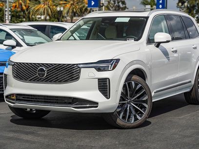 New 2025 Volvo XC90 B5 Ultra w/ Lounge Package