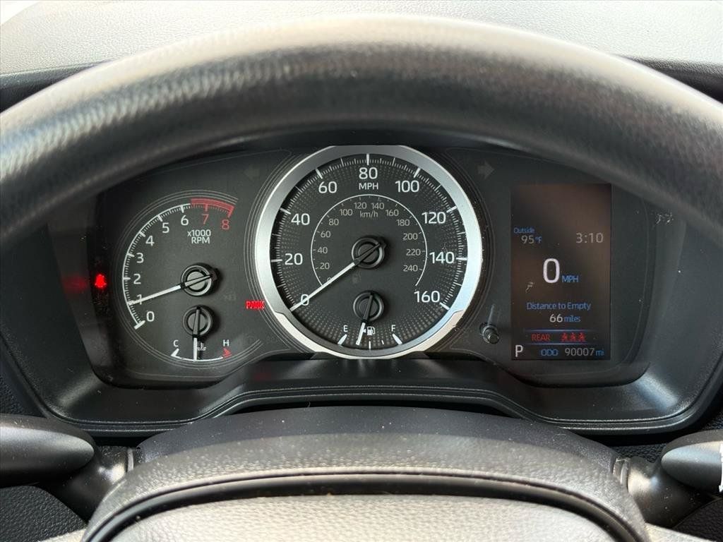Used 2022 Toyota Corolla LE FWD image 17