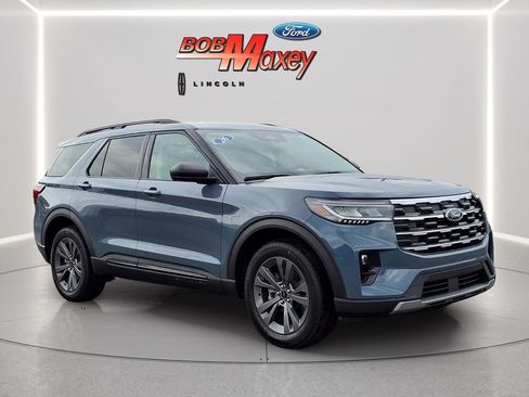 Used 2026 Ford Explorer Active w/ Active Comfort Package AWD/4WD image 3