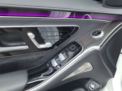 Used 2024 Mercedes-Benz S 63 AMG S w/ Carbon Fiber Exterior Package image 18