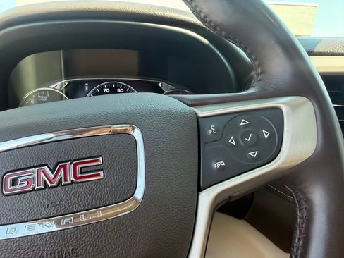 Used 2019 GMC Acadia Denali w/ Technology Package FWD image 32