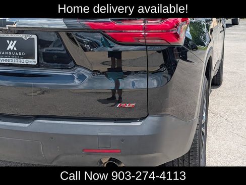 Used 2023 Chevrolet Traverse RS FWD image 9