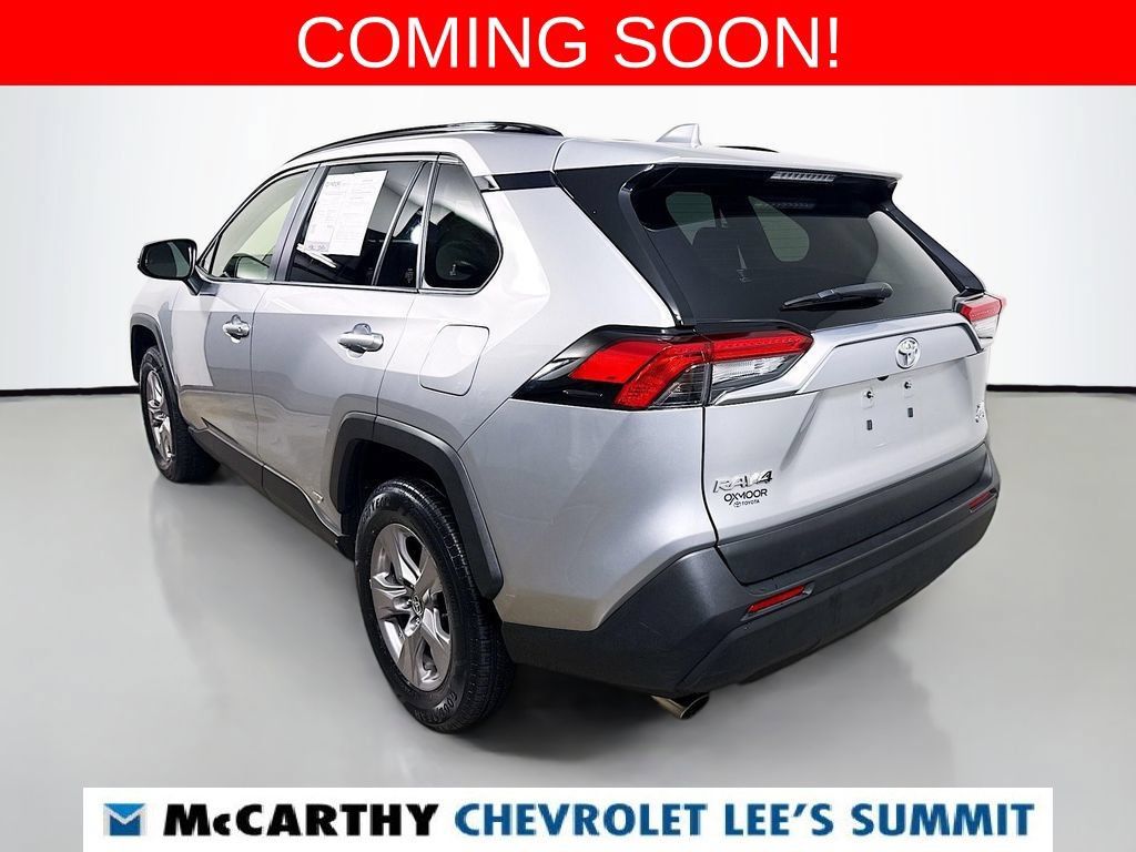 Used 2025 Toyota RAV4 XLE AWD/4WD image 3