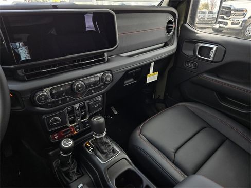 New 2026 Jeep Wrangler Unlimited Rubicon image 17