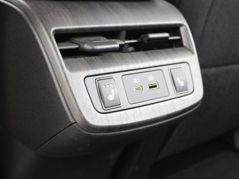 Used 2024 Nissan Ariya FWD image 29