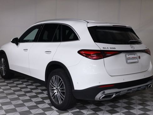 Used 2026 Mercedes-Benz GLC 300 4MATIC image 4