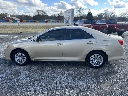 Used 2012 Toyota Camry LE image 7