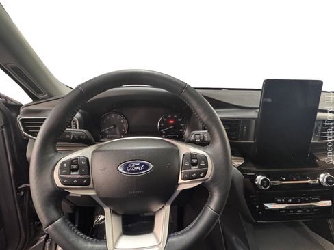 Used 2023 Ford Explorer Limited w/ Limited Technology Package image 12