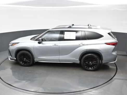 Used 2023 Toyota Highlander XSE AWD/4WD image 37