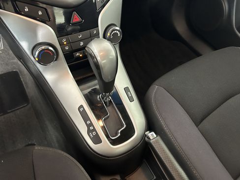 Used 2014 Chevrolet Cruze LT image 19