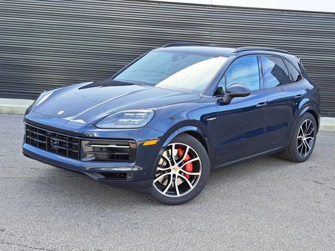 New 2026 Porsche Cayenne S image 1