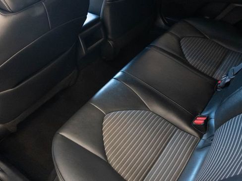 Used 2022 Toyota Camry SE FWD image 17
