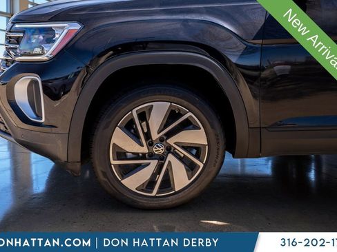 Used 2025 Volkswagen Atlas SE image 35