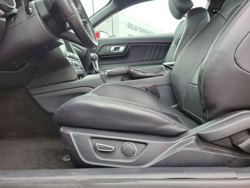 Used 2016 Ford Mustang Premium image 15