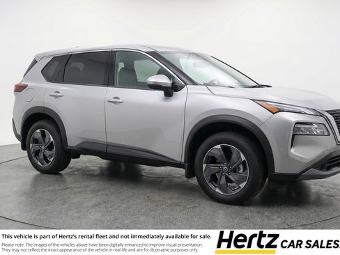 Used 2025 Nissan Rogue SV image 1