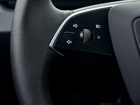 Used 2024 Tesla Model 3 Standard Range image 37