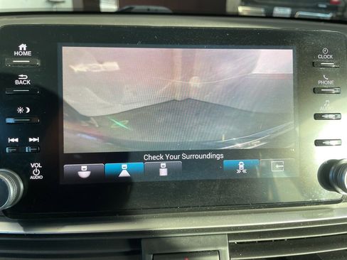 Used 2018 Honda Accord EX image 21