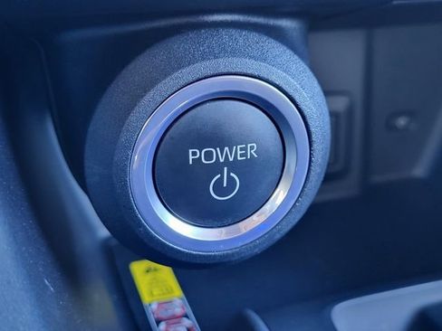 Used 2023 Toyota Venza LE image 25