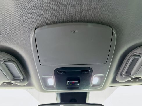 Used 2022 Toyota Camry SE FWD image 18