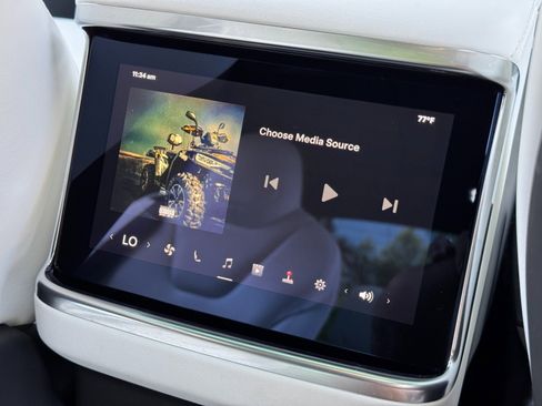 Used 2023 Tesla Model X image 35