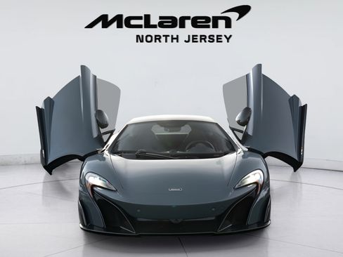 Used 2016 McLaren 675LT Coupe RWD image 17